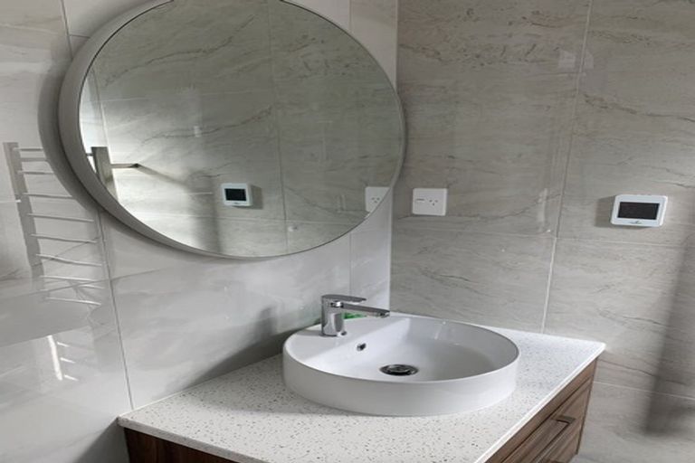 Photo of property in 8 Tawatawa Street, Long Bay, Auckland, 0630
