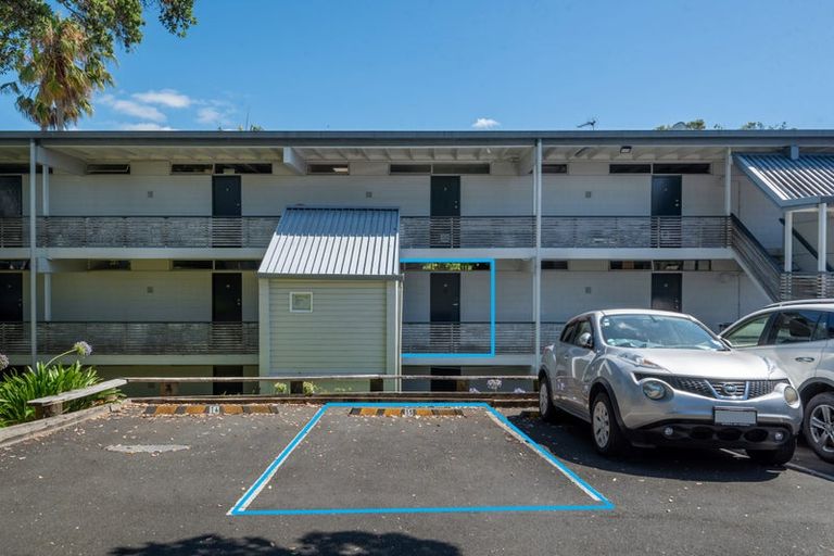 Photo of property in 15/73 Princes Street, Northcote Point, Auckland, 0627