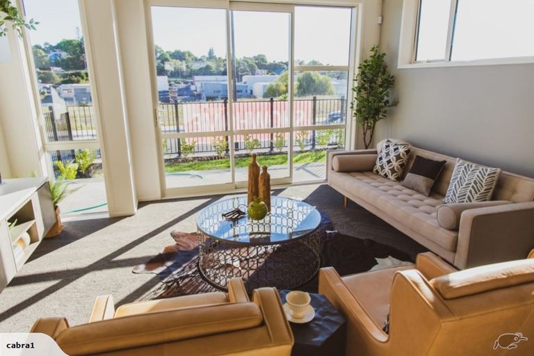 Photo of property in 89 Karepiro Drive, Stanmore Bay, Whangaparaoa, 0932