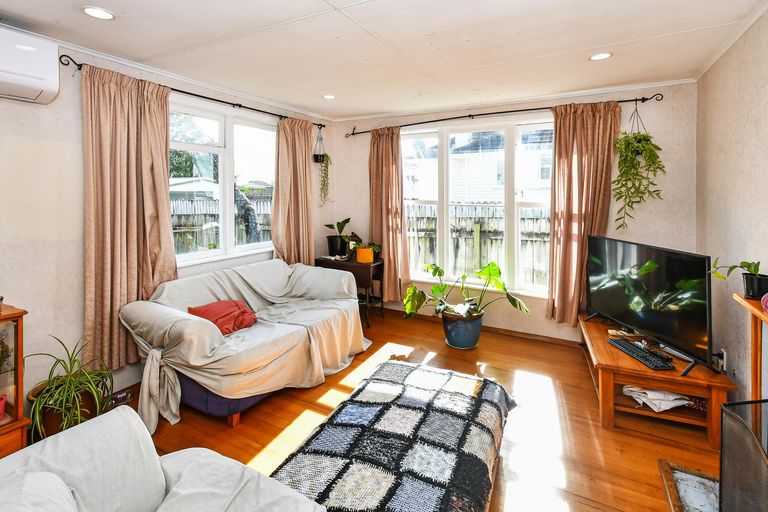 Photo of property in 41 Arimu Road, Papakura, 2110