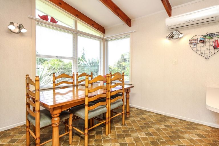 Photo of property in 3 Crompton Road, Massey, Auckland, 0614