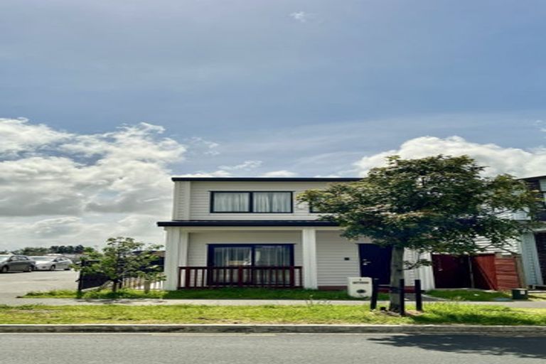 Photo of property in 1 Faithful Drive, Karaka, Papakura, 2113