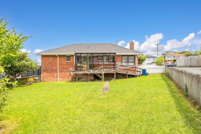 Photo of property in 2/1 Meadowvale Avenue, Forrest Hill, Auckland, 0620