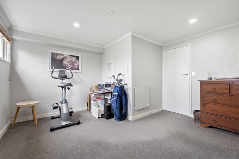 Photo of property in 6 Clifford Road, Johnsonville, Wellington, 6037