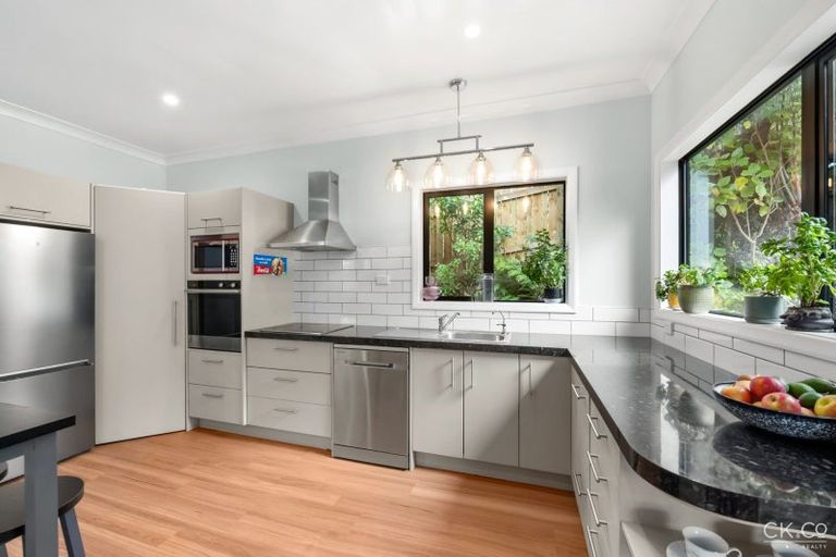 Photo of property in 24 Miromiro Road, Normandale, Lower Hutt, 5010