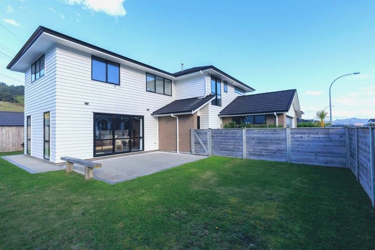 Photo of property in 126 Melksham Drive, Churton Park, Wellington, 6037