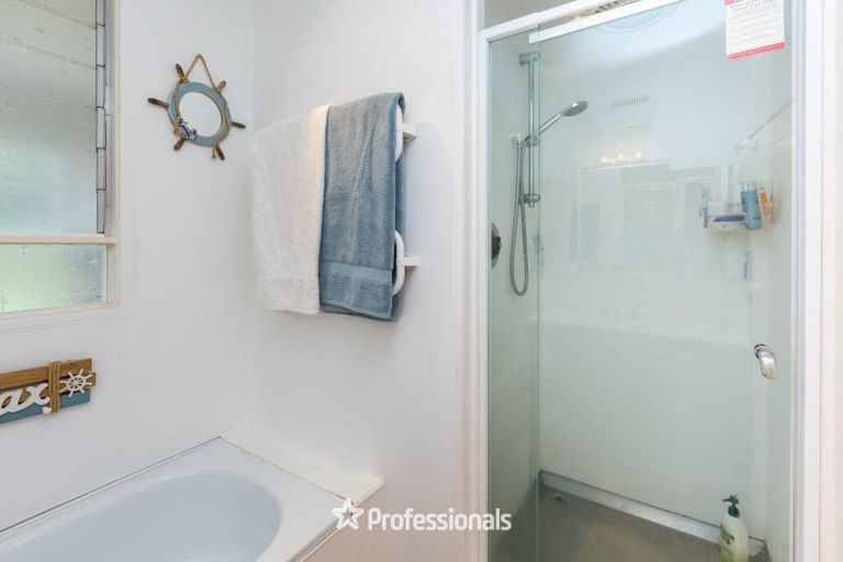 Photo of property in 25 Totara Park Road, Clouston Park, Upper Hutt, 5018