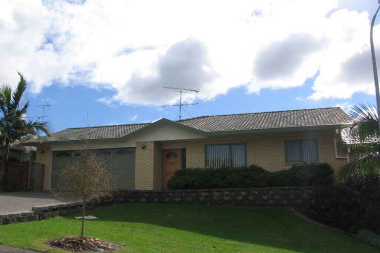 Photo of property in 5 Ryden Place, Glen Eden, Auckland, 0602