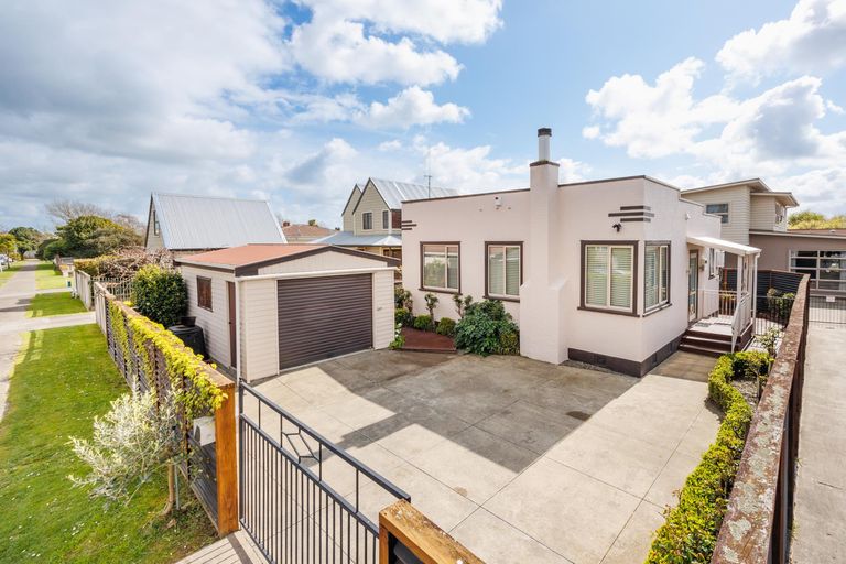 Photo of property in 31 Puriri Terrace, Roslyn, Palmerston North, 4414