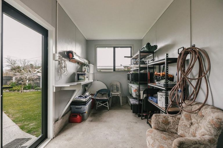 Photo of property in 14 Pollen Street, Woodville, 4920