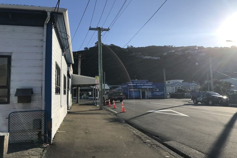 Photo of property in 17 Rua Street, Lyall Bay, Wellington, 6022