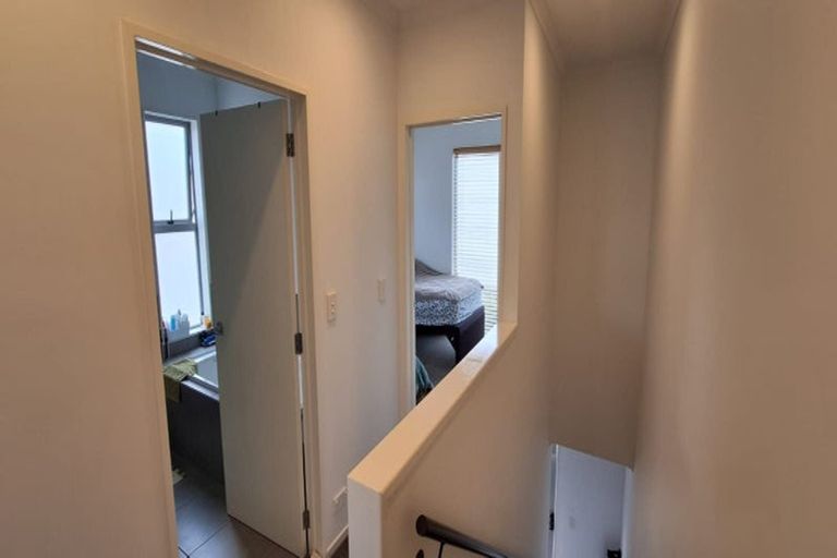 Photo of property in 4 Shelduck Way, Hobsonville, Auckland, 0616