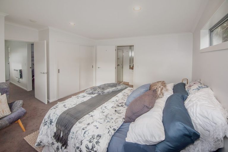 Photo of property in 40 Erlestoke Crescent, Churton Park, Wellington, 6037