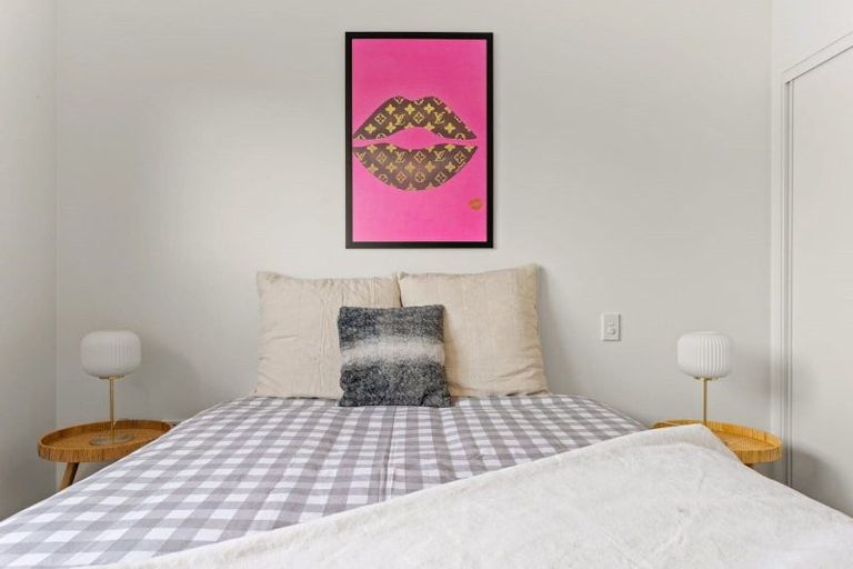 Photo of property in 19/10 Fathom Place, Te Atatu Peninsula, Auckland, 0610