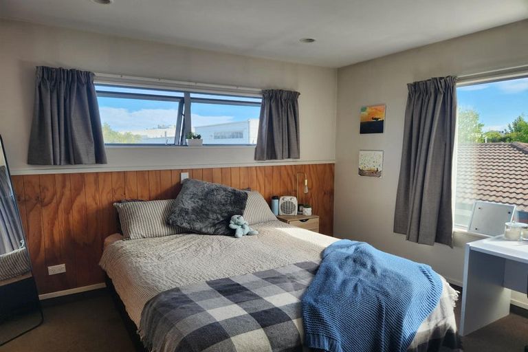 Photo of property in 27c Newnham Terrace, Upper Riccarton, Christchurch, 8041