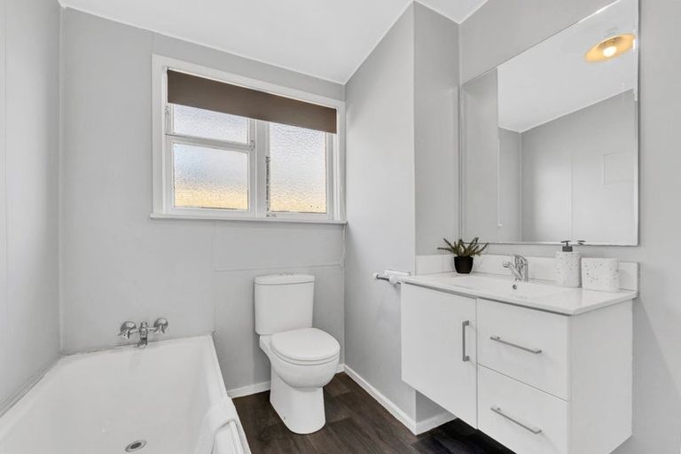 Photo of property in 12 Randolph Street, Woolston, Christchurch, 8062