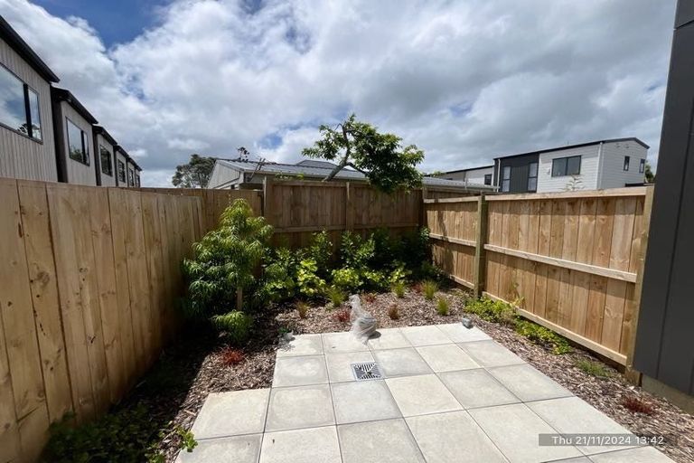 Photo of property in 53 Paetai Lane, Te Atatu Peninsula, Auckland, 0610