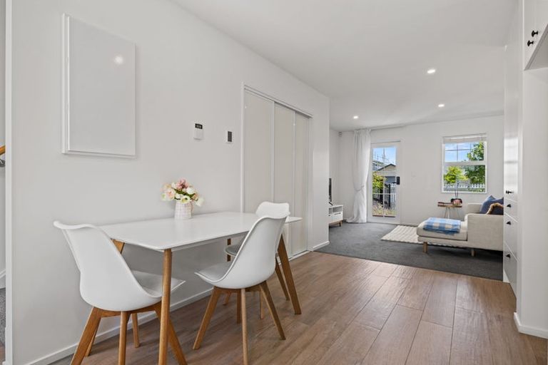 Photo of property in 2/42 Woodville Street, Edgeware, Christchurch, 8013