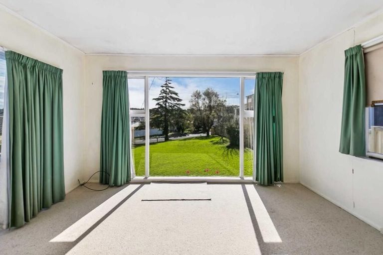 Photo of property in 10 Pax Avenue, Forrest Hill, Auckland, 0620