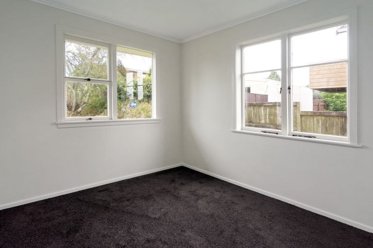 Photo of property in 12 Cutler Street, New Lynn, Auckland, 0600