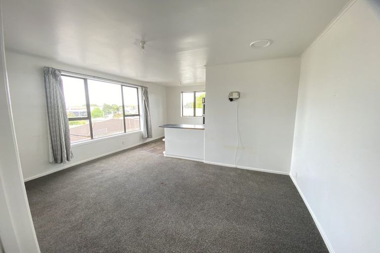 Photo of property in 20 Christmas Road, Manurewa, Auckland, 2102