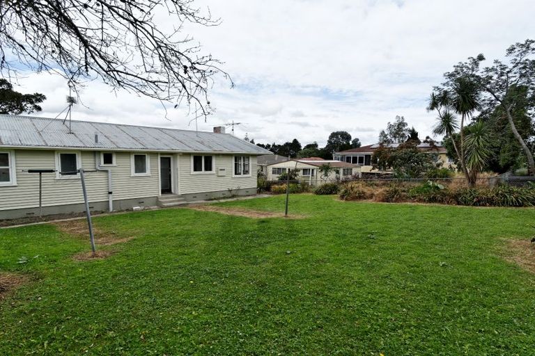 Photo of property in 12 Cutler Street, New Lynn, Auckland, 0600
