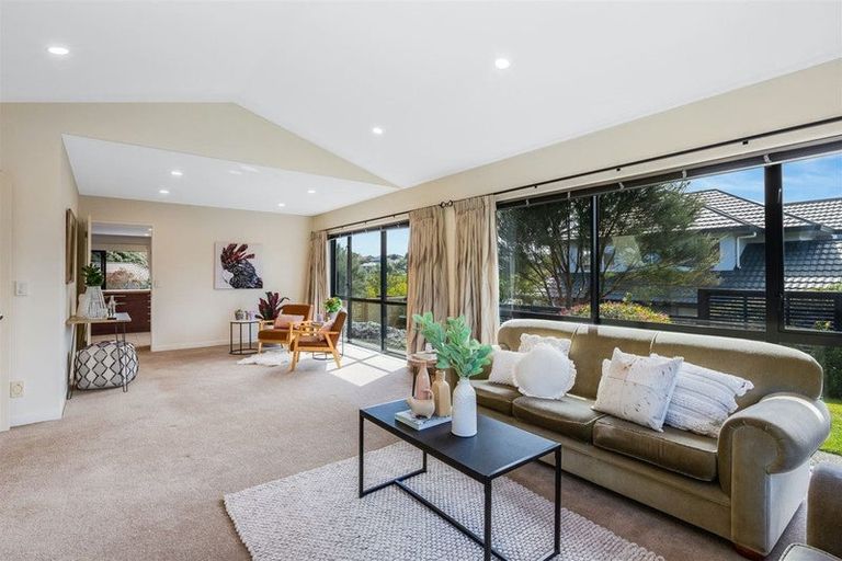 Photo of property in 28 Navigation Drive, Whitby, Porirua, 5024