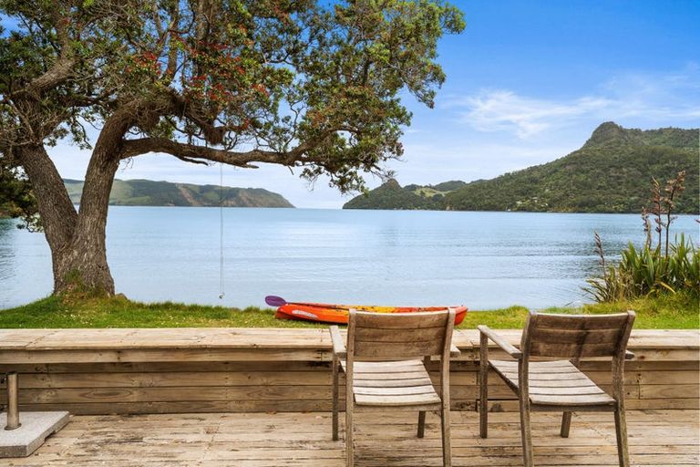 Photo of property in 3 Foster Avenue, Huia, Auckland, 0604