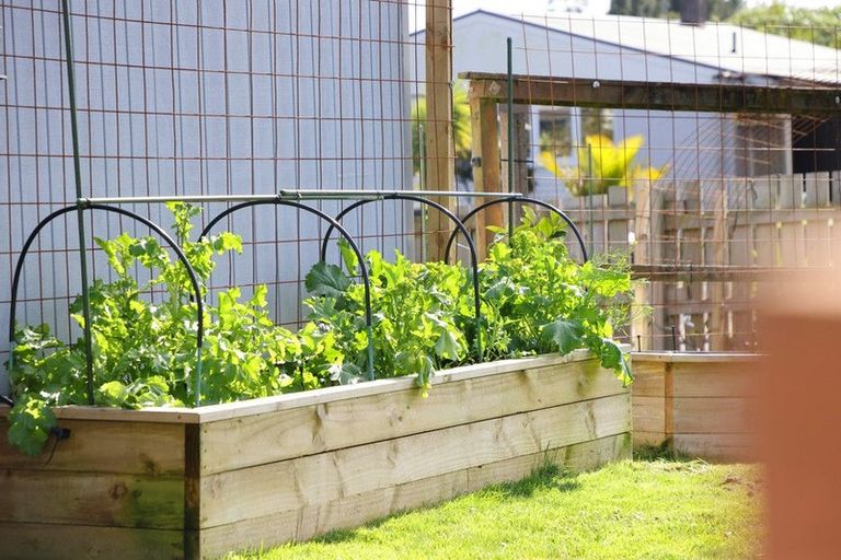 Photo of property in 9 Rata Street, Waiuku, 2123