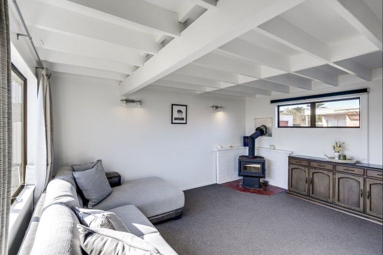 Photo of property in 2/2 Heretaunga Street East, Parkvale, Hastings, 4122