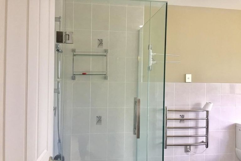 Photo of property in 18 Stottholm Road, Titirangi, Auckland, 0604