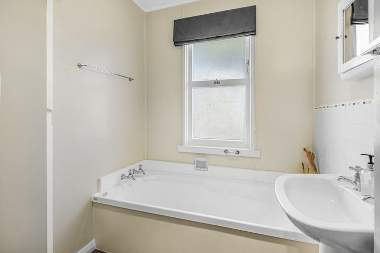 Photo of property in 86 Rua Avenue, Waitarere Beach, Levin, 5510