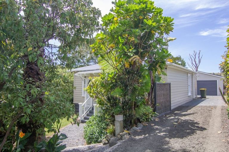 Photo of property in 7 Miro Street, Helensville, 0800