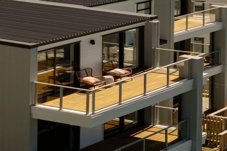 Photo of property in 69u5 Tiketike Way, Brooklyn, Wellington, 6021