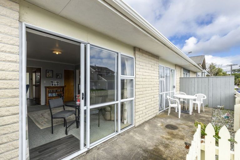 Photo of property in 2/220 Coronation Avenue, Welbourn, New Plymouth, 4310