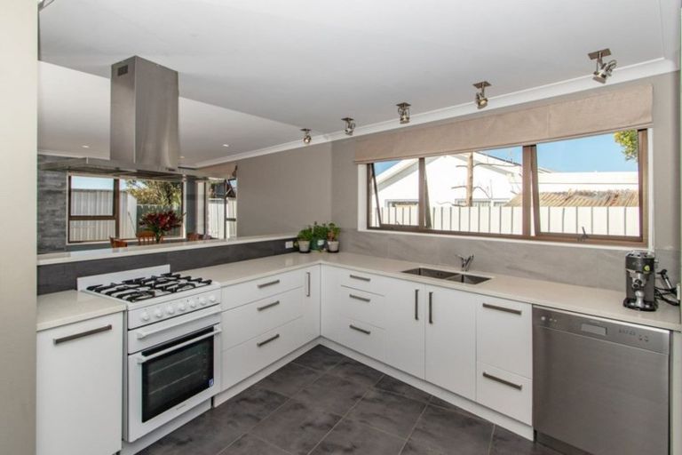 Photo of property in 9 Gilmour Place, Taradale, Napier, 4112