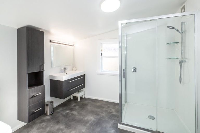 Photo of property in 18a Humphries Street, Greytown, 5712