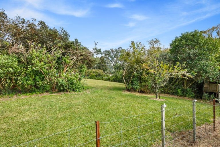 Photo of property in 230 Riverhead Road, Kumeu, 0892