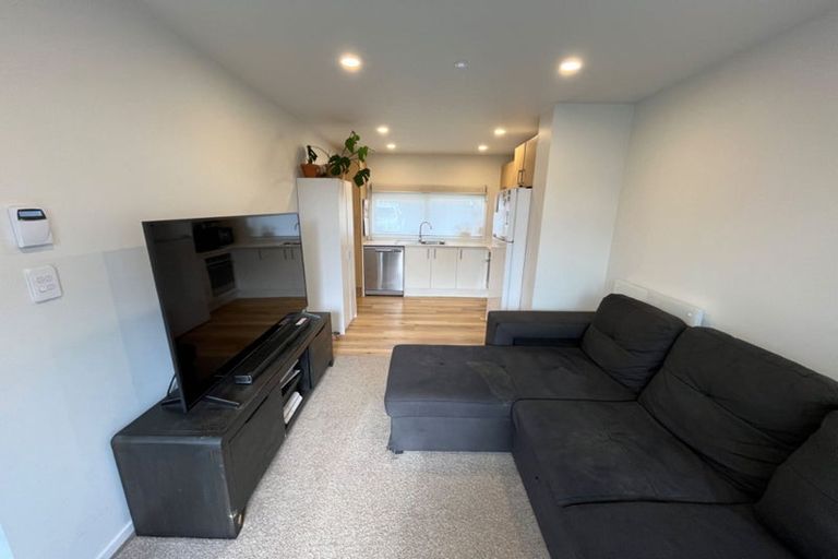 Photo of property in 1/2 Stokes Avenue, Te Atatu Peninsula, Auckland, 0610