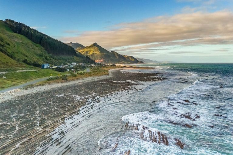 Photo of property in 265 Mataikona Road, Mataikona, Tinui, 5889