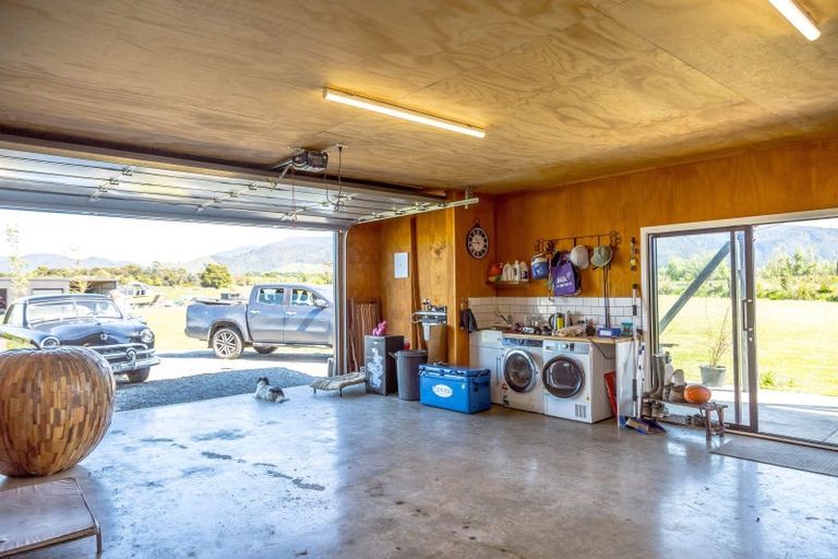 Photo of property in 50 Flax Cutter Lane, Woodside, Greytown, 5794