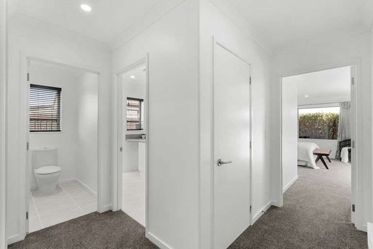 Photo of property in 32 The Runway, Wigram, Christchurch, 8042