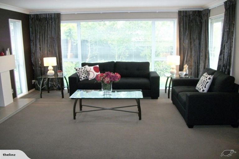 Photo of property in 15 Pentonville Close, Westmorland, Christchurch, 8025