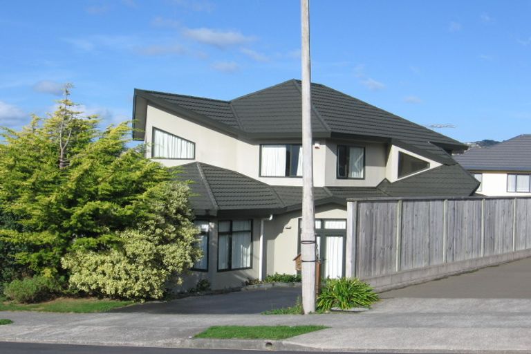 Photo of property in 8 Radstock Grove, Churton Park, Wellington, 6037