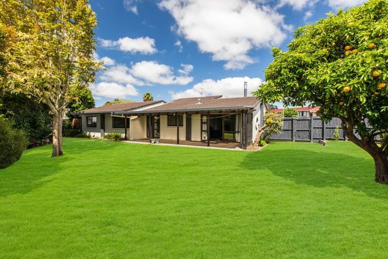 Photo of property in 120 Racecourse Road, Waiuku, 2123