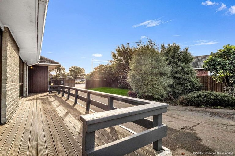 Photo of property in 17 Masham Road, Broomfield, Christchurch, 8042