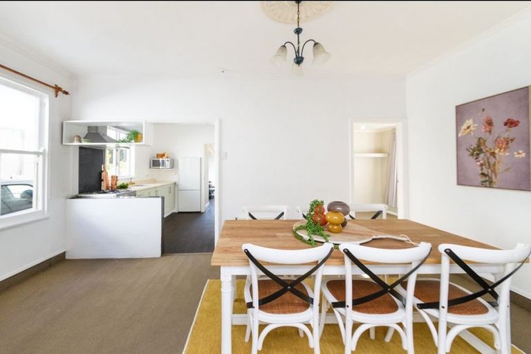 Photo of property in 53 Manson Street, Terrace End, Palmerston North, 4410