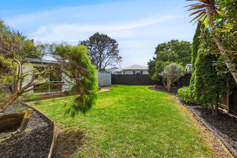 Photo of property in 5 Lisa Rise, Half Moon Bay, Auckland, 2012