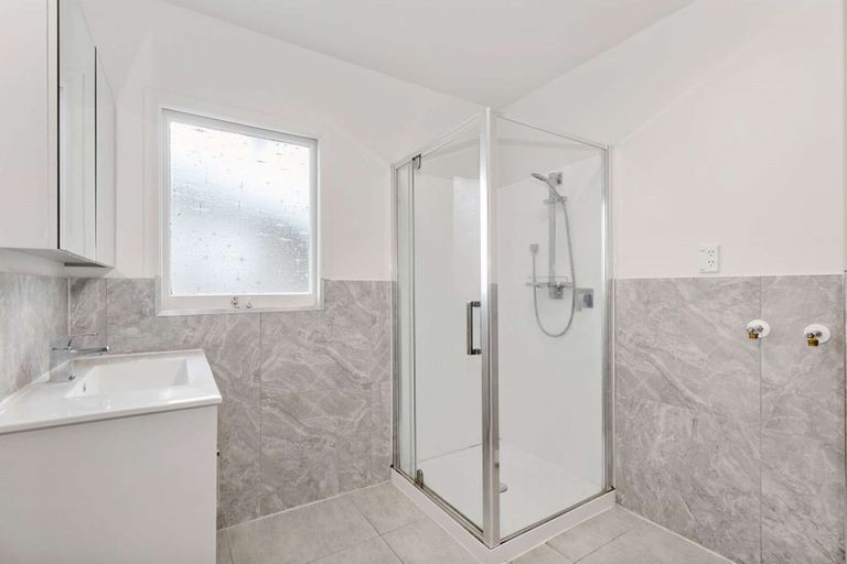 Photo of property in 5 Eyre Street, Henderson, Auckland, 0612