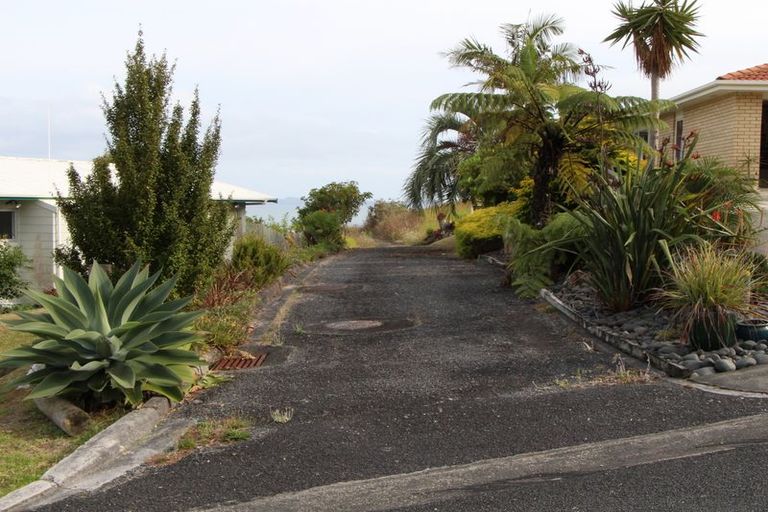 Photo of property in 8 Dudley Crescent, Cable Bay, 0420